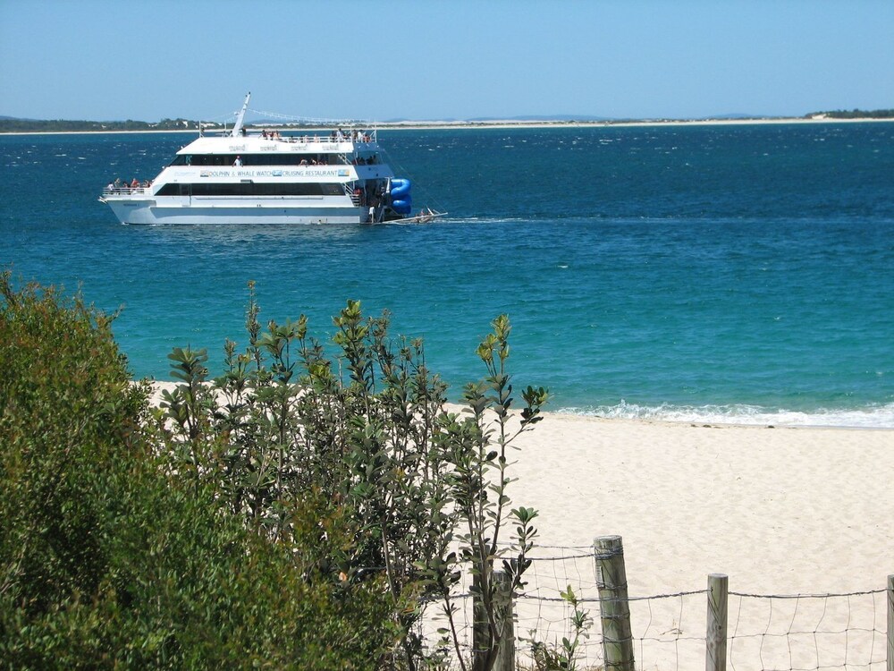 Promenade, Unit 10/8 Intrepid Close