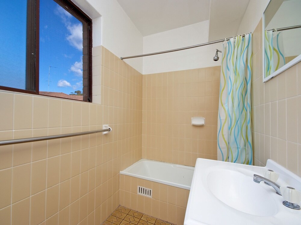 Promenade, Unit 10/8 Intrepid Close