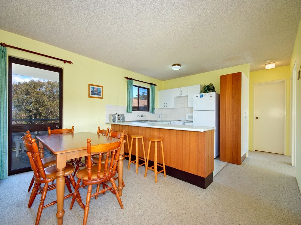 Promenade, Unit 10/8 Intrepid Close