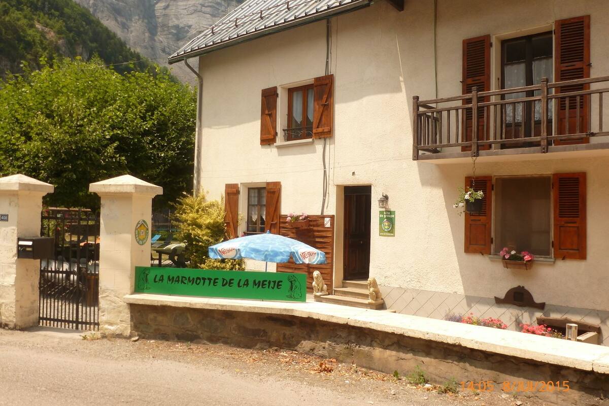 La Marmotte De La Meije Le Bourg Dʼoisans Francia Expedia It