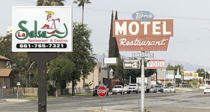 Topper Motel
