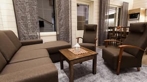 Flat-screen TV, fireplace