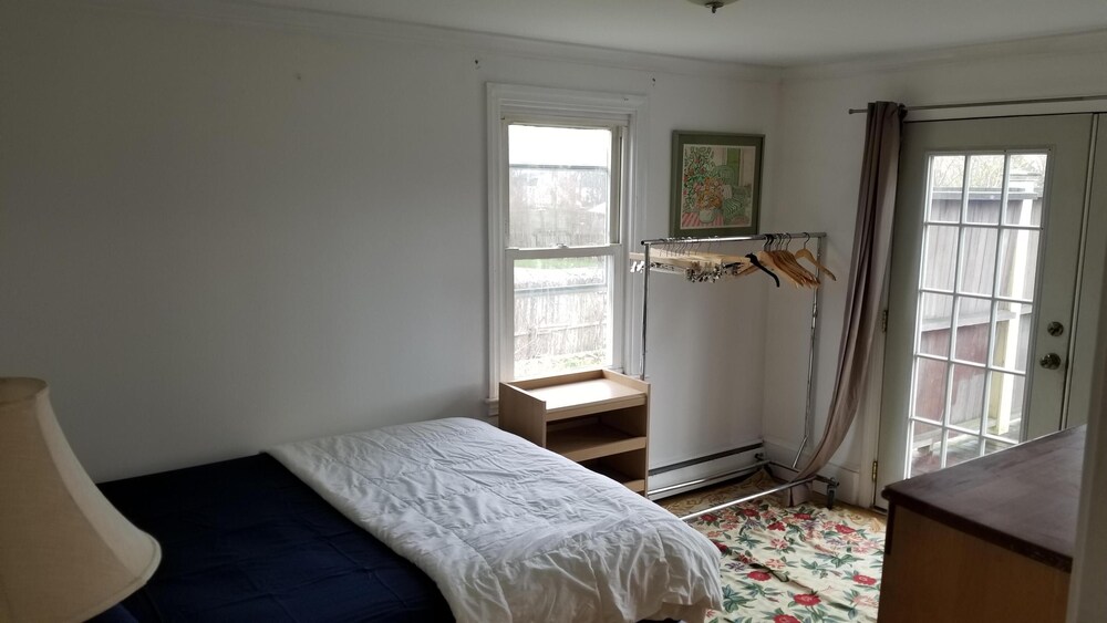 Pet friendly home minutes away from the beach. Great for friends and