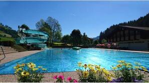 Innenpool, 2 Außenpools