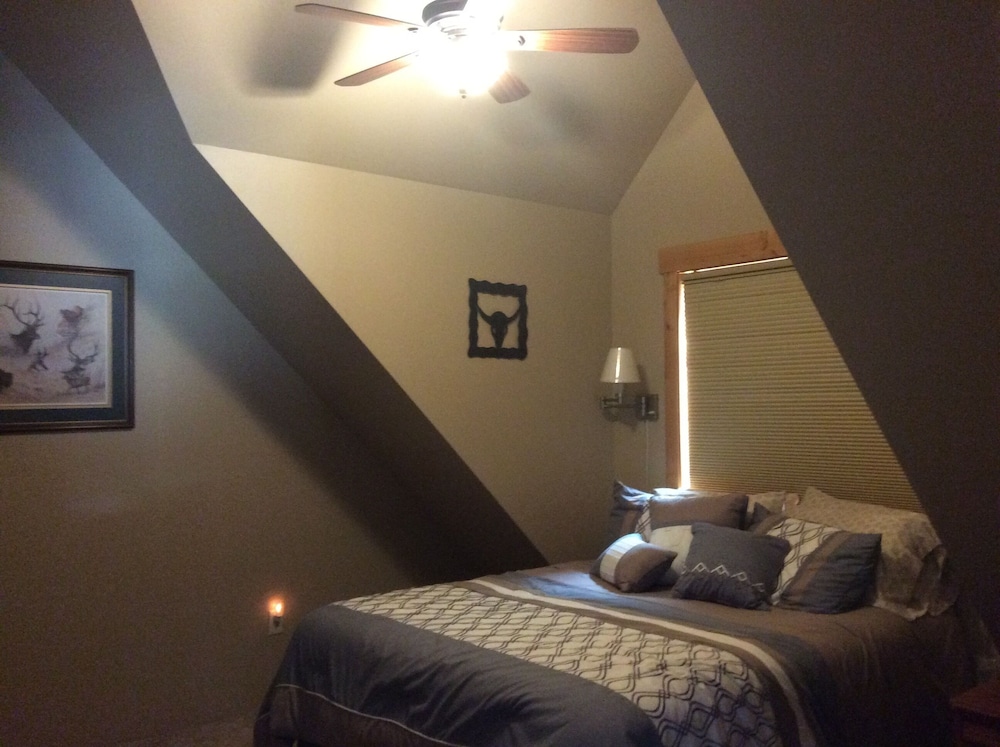 Yellowstone Archview Guesthouse Stunning Views For Your Ultimate