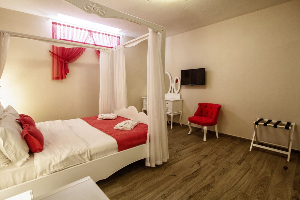 Ala Rosa Alacati Hotel Adults Only In Cesme Hotel Rates Reviews On Orbitz