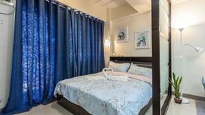 Desk, iron/ironing board, free WiFi, linens