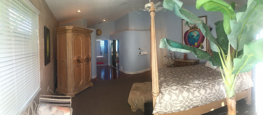 Promo [85% Off] Spacious Beachfront Condo W Pool Close To Airport