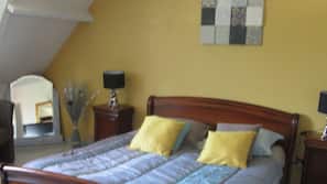 Blackout curtains, iron/ironing board, free cots/infant beds