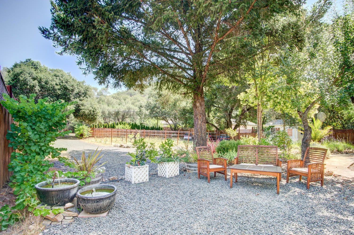 2br Wine Country Gem W/ Large Backyard 2 Bedroom Home in Glen Ellen, United States