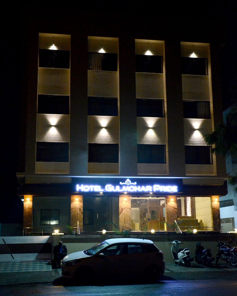 Hotel Gulmohar Pride in Ahmadnagar, India