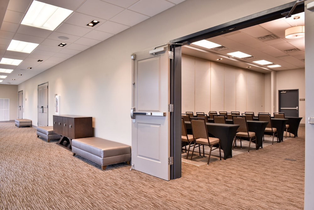 Country Inn & Suites by Radisson, Ft. Atkinson, WI in Fort Atkinson Best Rates & Deals on Orbitz