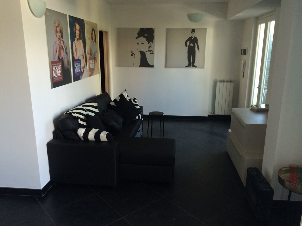 H2 O Portofino N 8 Black White Apartments For Rent In Camogli 8 Black White Apartments For Rent In Camogli Liguria Italy 2019 Deals Promotions Expedia Singapore