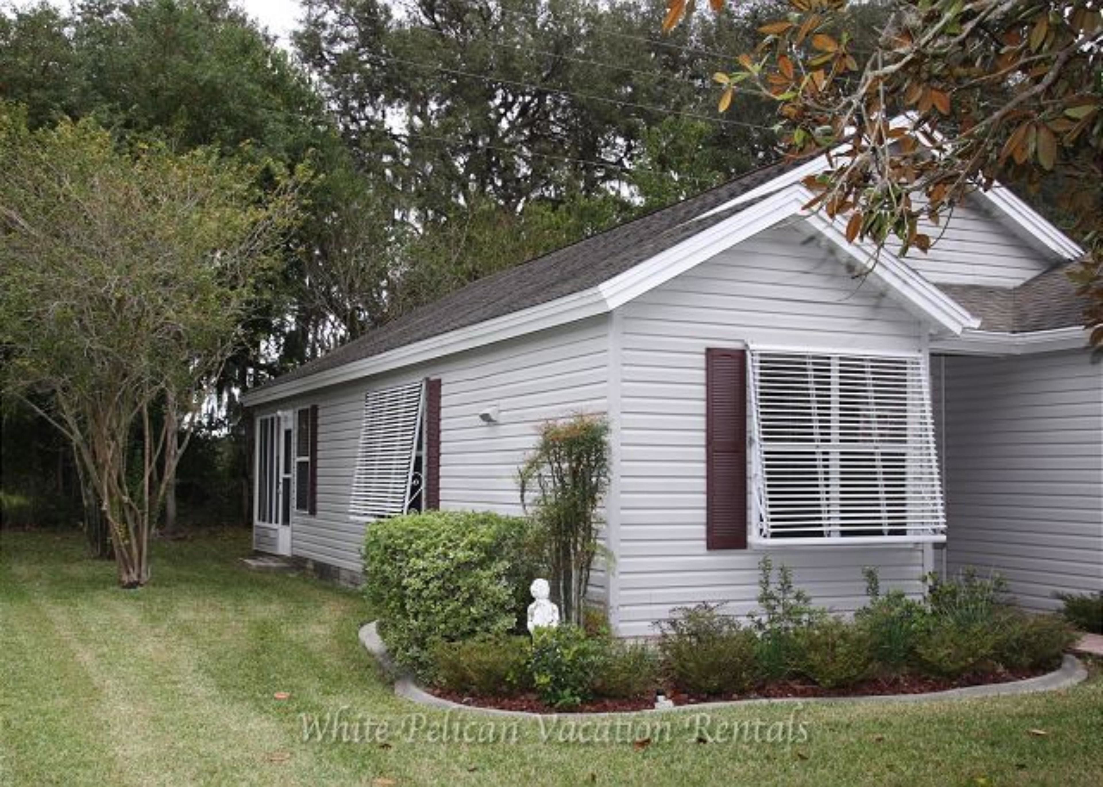 East Schwartz 1321 by White Pelican VR in Leesburg, United States