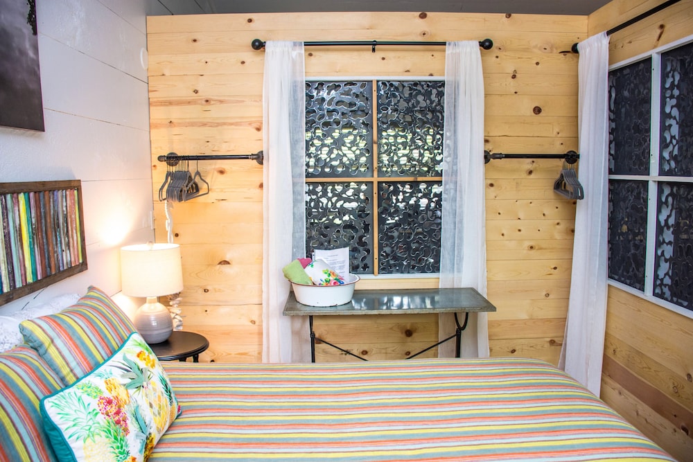 Pet Friendly Studio Deck With Lake View Close To Eureka Springs