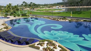 Kolam renang outdoor