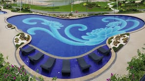 Kolam renang outdoor