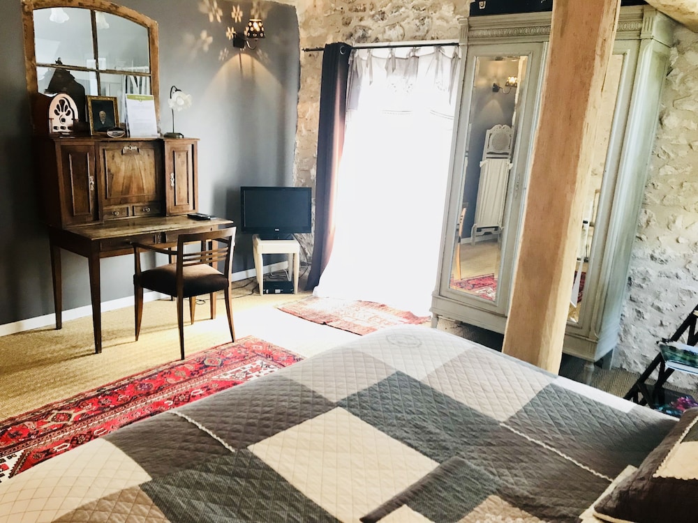 Chambres d'Hôtes La Vallée Javot in Fericy, France
