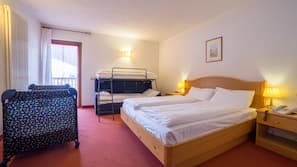 Luxe beddengoed, een kluis op de kamer, een bureau, gratis wifi