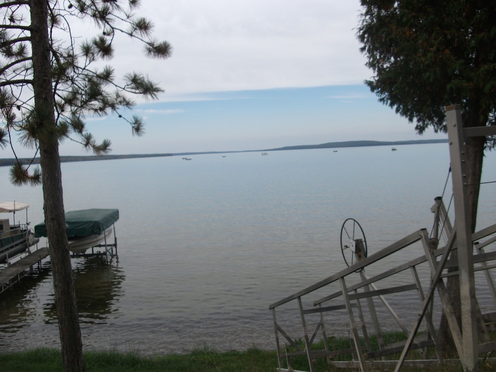 Hubbard Lake, South Shore All seasons sport lake in Spruce Best Rates