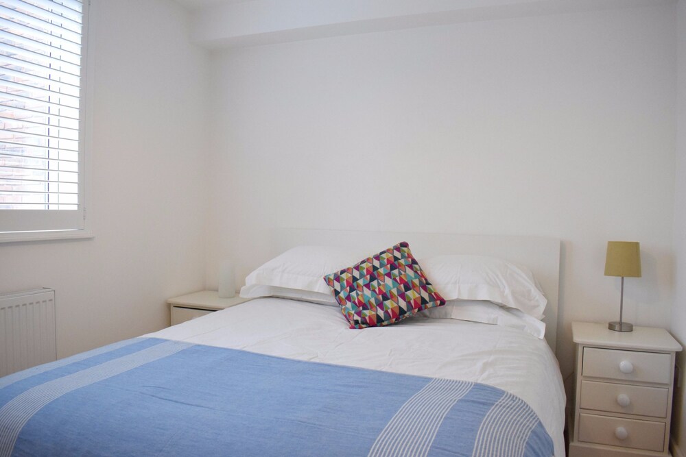 Clapham Junction 1 Bedroom Flat London 2018 Hotel Prices Expedia Bathroom Sink Guestroom