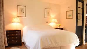 1 bedroom, iron/ironing board, free WiFi