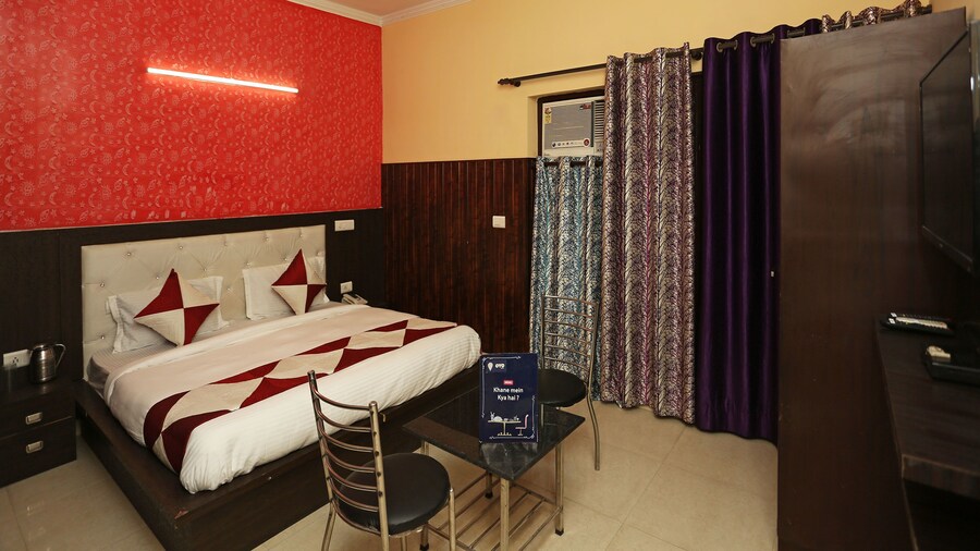 OYO 11556 Om Guest House Residency