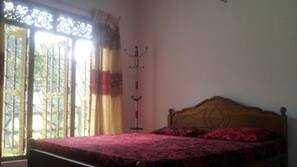Desk, iron/ironing board, free WiFi