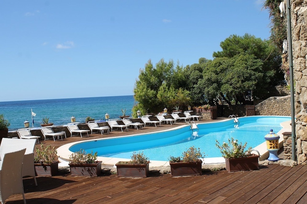 Hotel Il Gabbiano Palinuro Centola Italia Expediait