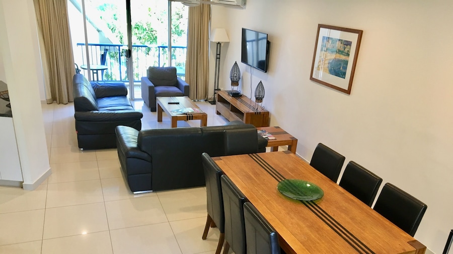 DB Broadbeach Private Apartments with Coastal Holiday Apts