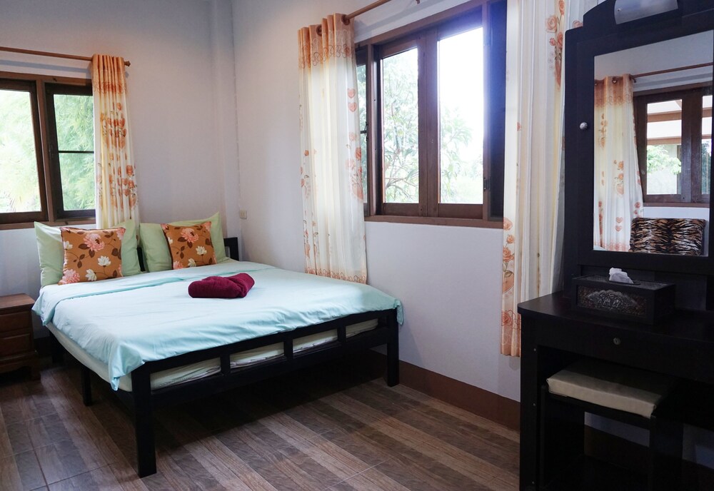 Bansuan Thanormpat Resort Saraphi Tha Lastminuteconz - 