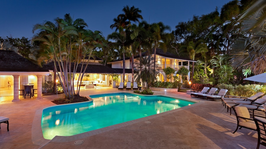 Bluff House by Altman