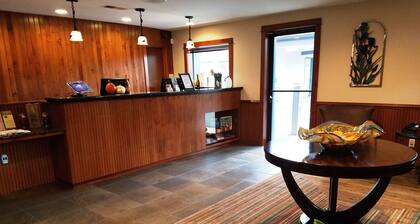 Redwood Hyperion Suites