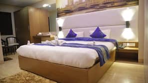 Iron/ironing board, free WiFi, linens