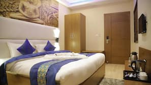 Iron/ironing board, free WiFi, linens