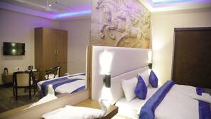 Iron/ironing board, free WiFi, linens