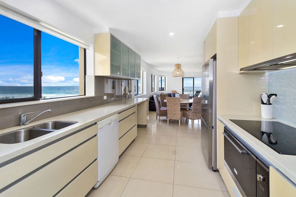 Shoreline Nine Penthouse With Ocean Views Hastings Point - 