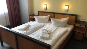 In-room safe, desk, free WiFi