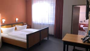 In-room safe, desk, free WiFi