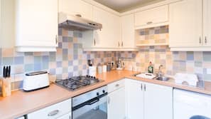 Fridge, microwave, oven, coffee/tea maker
