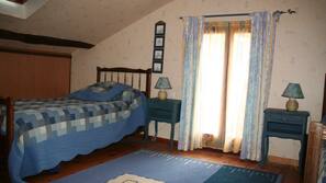 1 chambre, fer et planche à repasser sur demande, lits bébé (gratuits)