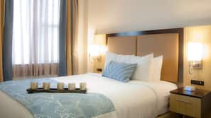 Premium bedding, desk, iron/ironing board, free WiFi