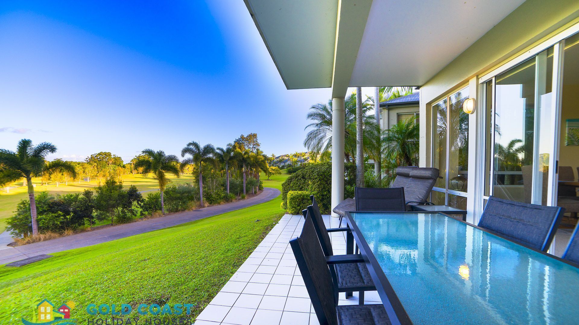 DAYDREAM ON THE GREENS - BBQ WITH THE KANGAROOS!