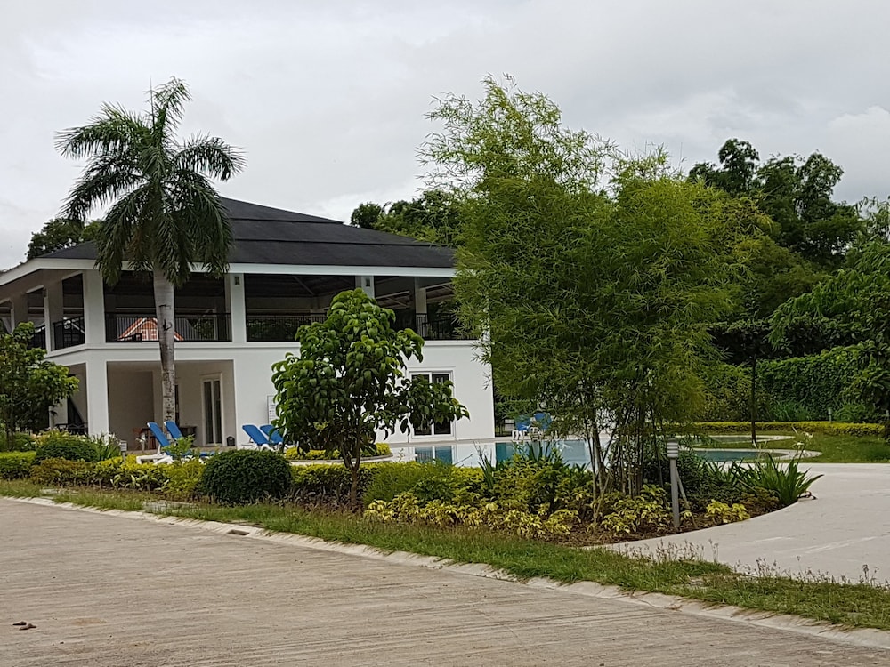 3 Bedroom Home at Batangas City Philippines Pontefino 2019 Room Prices