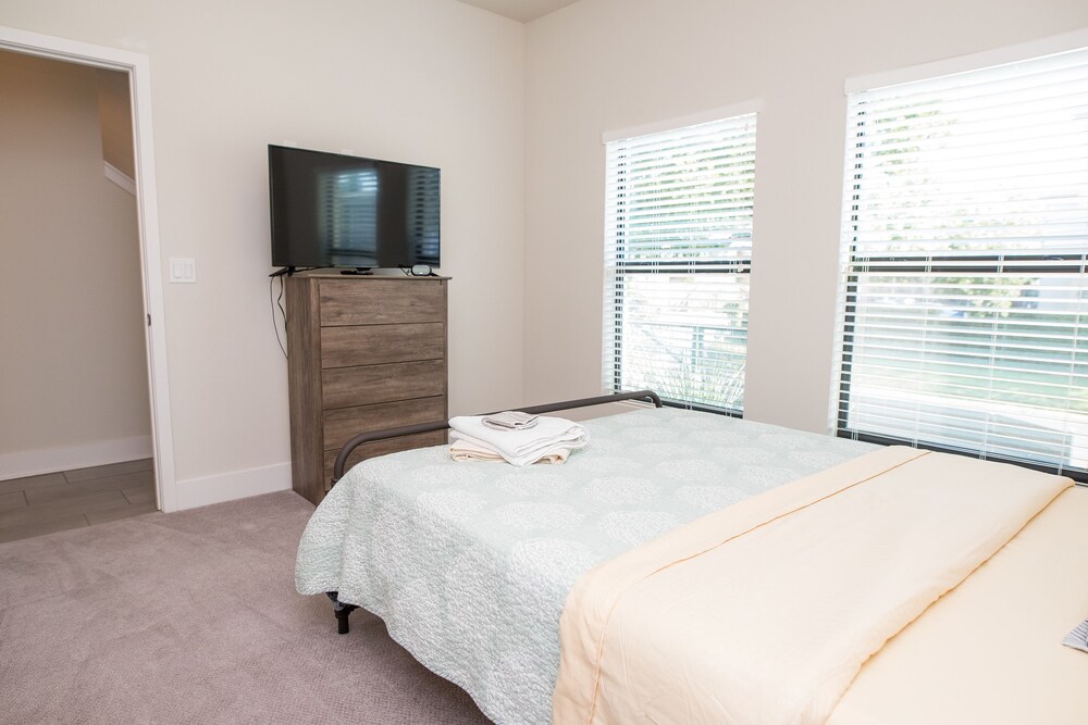 Modern 3 Bed Smarthome In Heart Of Tampa In Tampa Fl Expedia