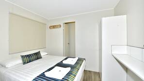 Iron/ironing board, free WiFi, linens