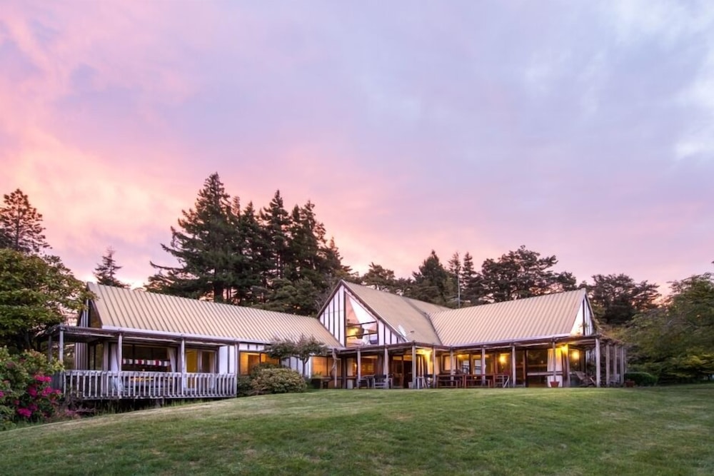 BEECH _TREE _LODGE BEST PRICE !! SLEEPS 16 PET FRIENDLY BOOK NOW