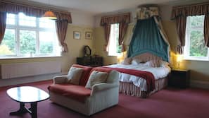 15 bedrooms, individually decorated, individually furnished, free WiFi