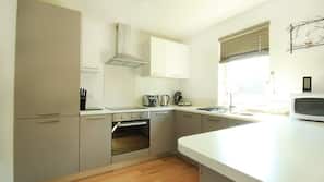 Fridge, microwave, hob, dishwasher