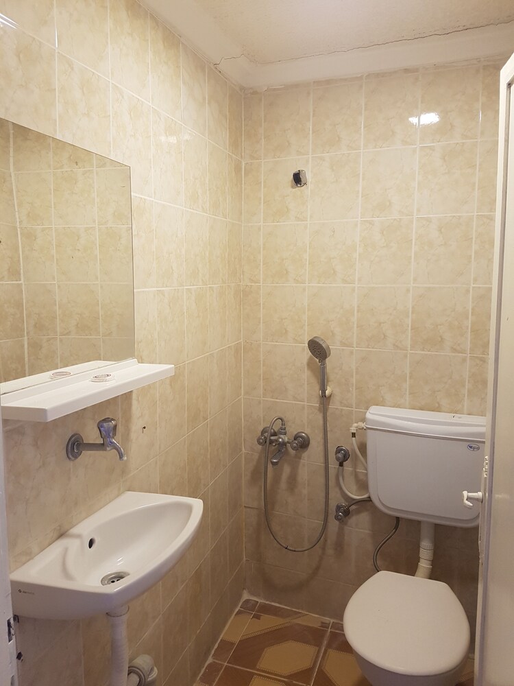 Assos Dr No Pansiyon In Canakkale Hotel Rates Reviews On Orbitz